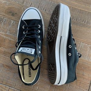 Platform Black Converse!